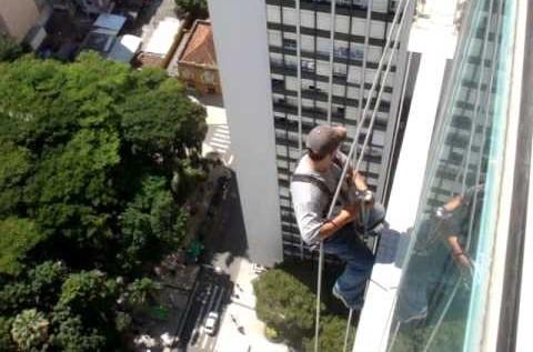 como-usar-a-cadeirinha-de-pintura